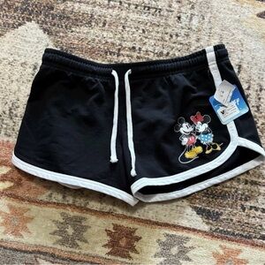 Disney NWT Junior Medium Jerry Leigh Shorts